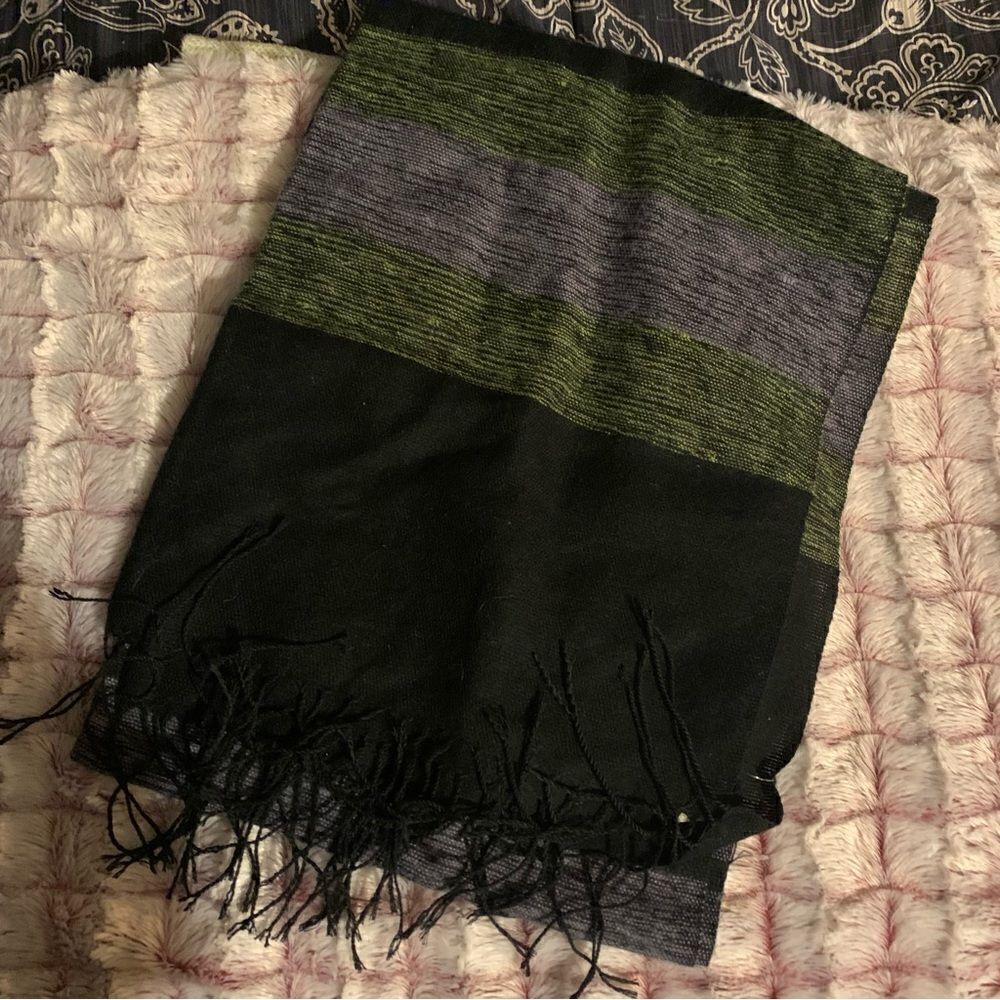 NWT Tibetan Wool Scarf